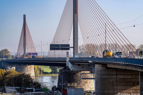 Friedrich Ebert Bridge over the Rhine near Bonn, also known as the North Bridge, motorway bridge on