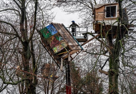 2nd day of the clearing of the hamlet Lützerath, by the police, of tree houses and huts, of climate
