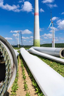 Repowering of a wind farm, near Brilon-Radlinghausen, 2 old turbines are demolished, rotors and
