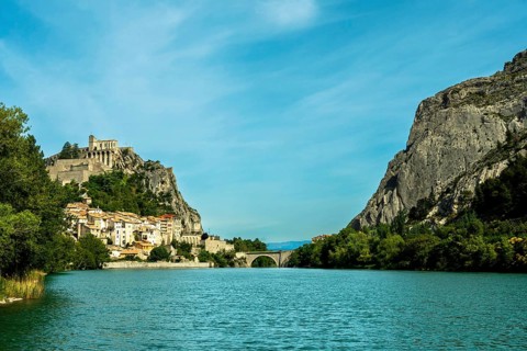 Sisteron. The citadel facing the Baume rock overlooking the river Durance, Alpes-de-Haute-Provence.