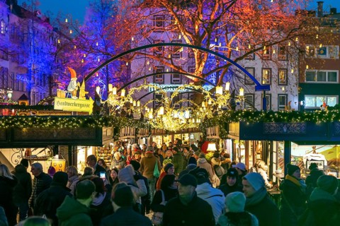 Christmas market at the Alter Markt in the historic city centre of Cologne, North Rhine-Westphalia,