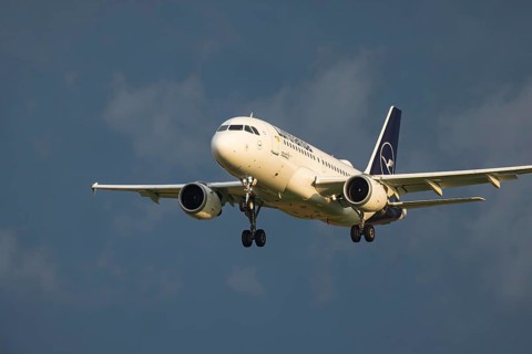 Aircraft approaching Zurich Airport. Registration: D-AILK, Airbus A319-114, Lufthansa. Zurich,