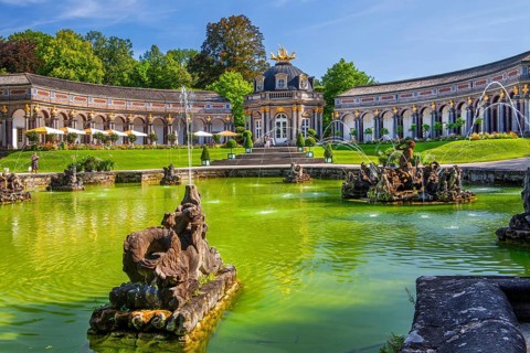 Upper Grotto with water features in front of the New Palace with Temple of the Sun in the Hermitage