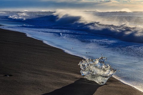 Ice floes on the beach, waves, sunny, morning mood, winter, Diamond Beach, Breidamerkursandur,
