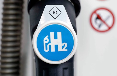 Pump nozzle with H2 logo at a hydrogen filling station, Berlin, 18/08/2020