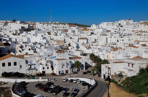 Pueblo blanco historic village whitewashed houses on hillside, Vejer de la Frontera, Cadiz