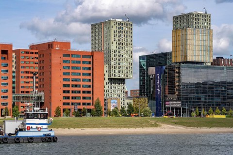 The Rijnhaven, a 28-hectare harbour basin, has now been filled in by almost a third to create space