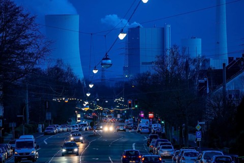 Cooling tower of the Herne combined heat and power plant, STEAG, 130 metres high, view along