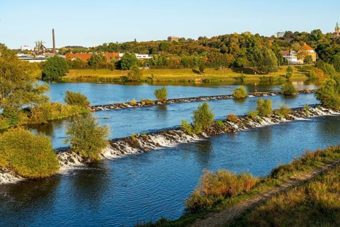 The Ruhr weir, barrage of the Ruhr near Hattingen, on the Ruhr Valley cycle path, behind the LWL