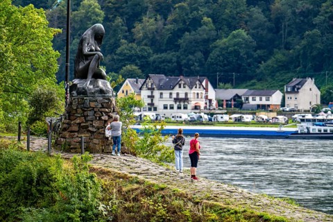 Upper Middle Rhine Valley, Loreley statue on the top of the harbour dam pier near St. Goarshausen,