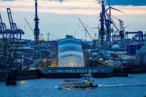 Port of Hamburg, view of the Blohm + Voss shipyard, Dock Elbe 17, evening, cranes of the container