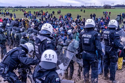 Violent clashes between thousands of demonstrators and the police, after a demonstration against