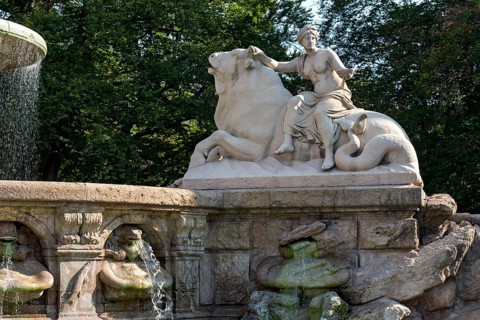Wittelsbach Fountain, monumental Wittelsbach Fountain by Adolf von Hildebrand, allegory of the