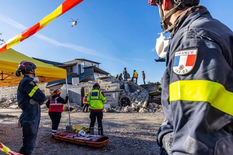 International disaster control exercise Magnitude with more than 1000 rescuers. They are rehearsing