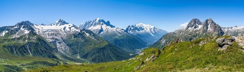 Mountain panorama with glaciated peaks, Aiguille du Midi and Mont Blanc, Aiguille de Mesure and