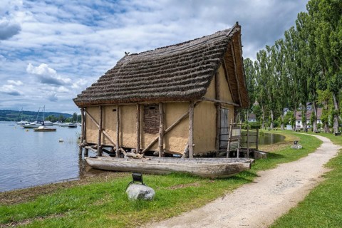 Reconstruction of an approx. 6000 year old pile dwelling in the shallow water zone of the Untersee