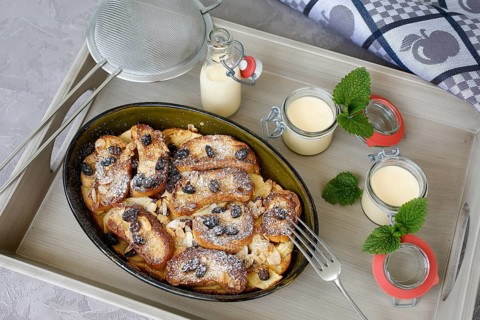 Swabian cuisine, Ofenschlupfer, sweet main course or dessert, dessert, sweet dish, typical Swabian,