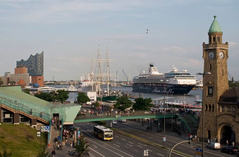 Europe, Germany, Hamburg, Elbe, harbour, Elbe Philharmonic Hall, passenger ship Mein Schiff 1, St.