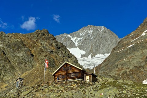 Bietschhorn hut of the Academic Alpine Club of Bern AACB, Bietschhorn summit at the rear,
