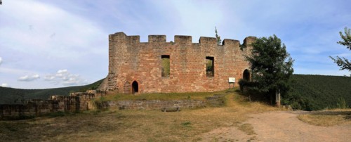 The ruins of Wolfsburg Castle above Neustadt an der Weinstraße