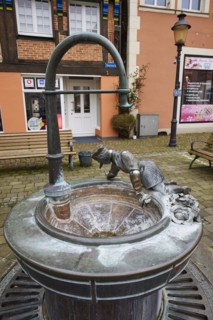 Blue Monday play fountain by the artist Bonifatius Stirnberg at Heumarkt in Warendorf, Warendorf