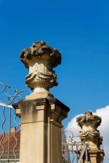 Stadion Castle Bönnigheim, detail, wall end, decorative element on wall, fence, vase-like stone