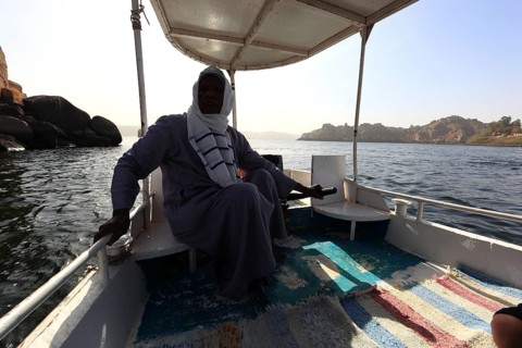 Arab boat guide, boat transfer on the Nile, Africa, Upper Egypt, Egypt, Africa