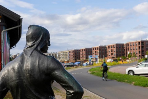 The load carrier has stood at Neustädter Hafen harbour since 2009, previously in the tourist garden