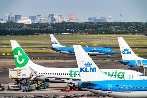 Amsterdam Schiphol Airport, aeroplanes on the taxiway, at the terminal, Gate D, check-in, apron,