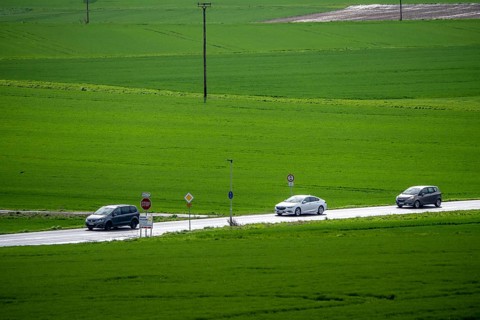 B519 country road near Flörsheim, Hesse, Germany, Europe