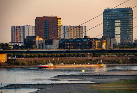 Skyline of Düsseldorf on the Rhine, skyscrapers, rwi4 building complex, city gate, Oberkassler