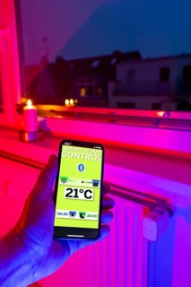 Smart Home application, control of heating, room temperature via Bluetooth, mobile phone,