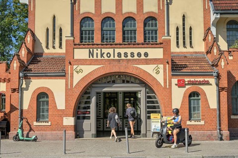S-Bahn station, Nikolassee, Zehlendorf, Berlin, Germany, Europe
