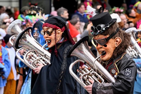 Guggenmusik at the carnival parade of the Wey guild on Rose Monday, Güdismäntig, Lucerne Carnival