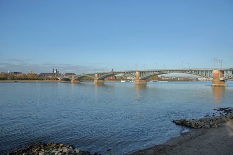 Theodor Heuss Bridge over the Rhine with a view of Mainz from Mainz-Kastel, Wiesbaden, Hesse, Rhine