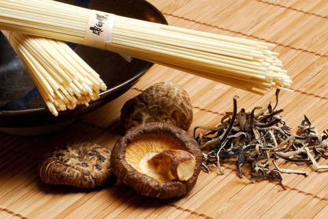 Chinese noodles, hoisin spaghetti, dried shitake mushrooms, and dried, sliced judaso ear mushrooms,