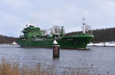LPG tanker Alular in the Kiel Canal, Kiel Canal, Schleswig-Holstein, Germany, Europe