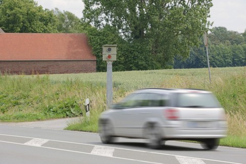 Stationary speed camera and car, speed monitoring, North Rhine-Westphalia, Germany, Europe