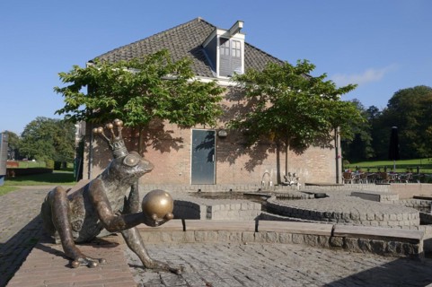Frog King figurine and Dutch Water Museum, Arnhem, Gelderland, Netherlands