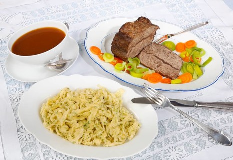 Swabian cuisine, roast beef, roast ox, herb spaetzle, meat dish, gravy, carrot vegetables, leek,