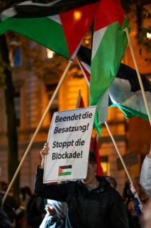 Demonstration by pro-Palestinian activists in Duisburg-Hochfeld, around 110 demonstrators marched