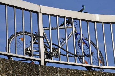 Damaged bicycle, Cologne, North Rhine-Westphalia, Germany, Europe