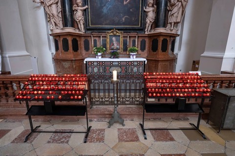 Devotional candles on the side of Passau Cathedral, Passau, Lower Bavaria, Bavaria, Germany, Europe