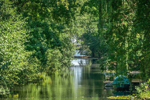 Hasengraben, branch canal between Heiliger See and Havel, Potsdam, Brandenburg, Germany, Europe