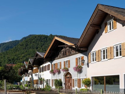 Typical Bavarian houses at Obermarkt, Mittenwald, Werdenfelser Land, Upper Bavaria, Bavaria,