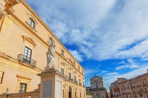Piazza Duomo, Ortygia, Syracuse, Sicily, Italy, Europe