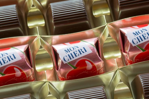 Mon Chéri, chocolates from the Italian manufacturer Ferrero, liqueur, cherry