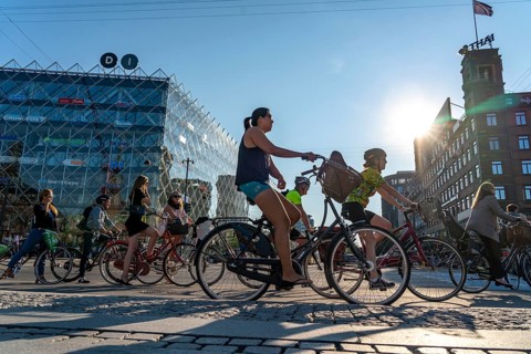Cyclists on cycle paths, Radhuspladsen, City Hall Square, H.C. Andersen's Boulevard, in the city