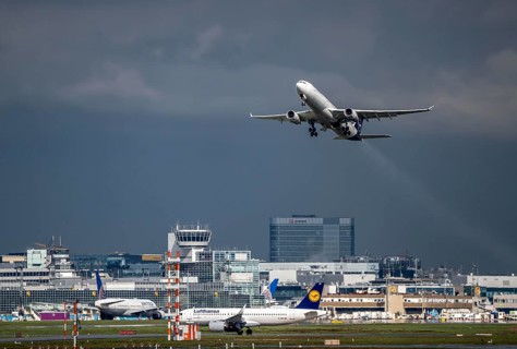 Lufthansa aircraft taking off on the centre runway, Frankfurt am Main Airport, FRA, Hesse, Germany,