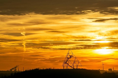 Red evening sky, sunset, view from the Mottbruch slagheap in Gladbeck, to the west, to the slagheap